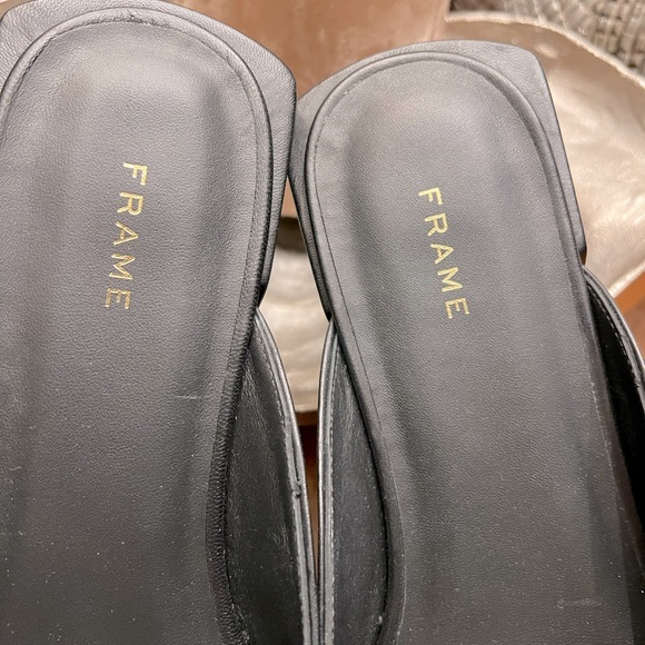 FRAME Le Town Square-Toe
Leather Mules size 40. Buttery Soft Leather. - Picture 7 of 9